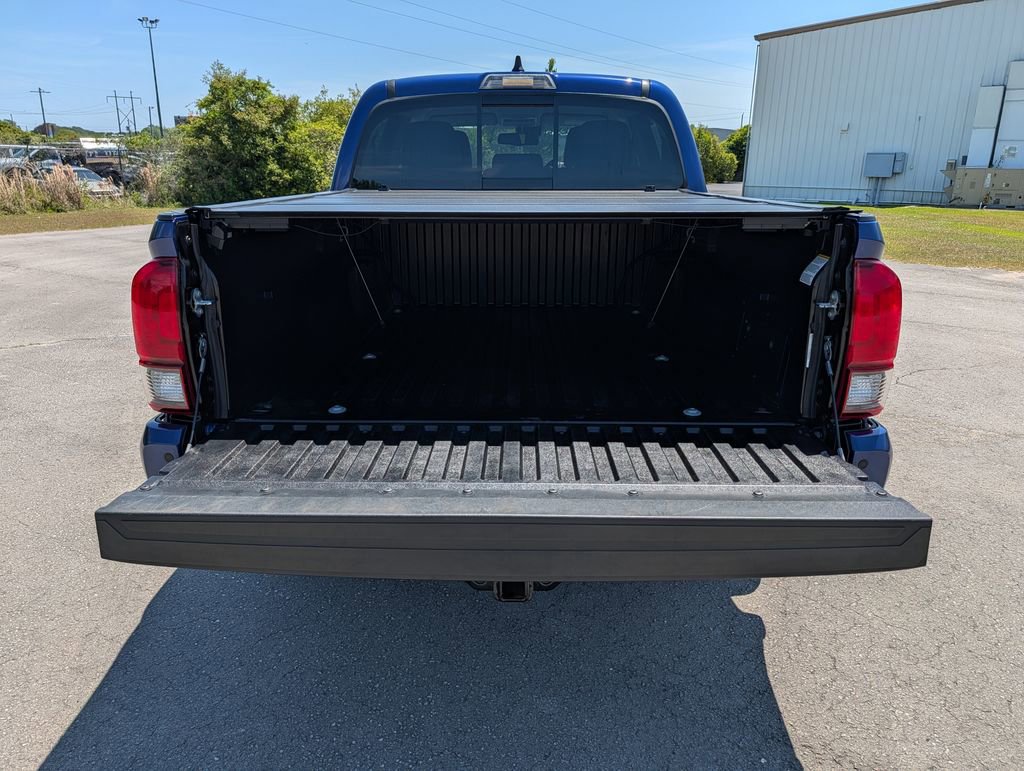 Used 2022 Toyota Tacoma SR5 AWD/4WD image 28