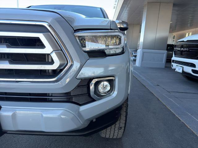 Used 2020 Toyota Tacoma Limited image 9