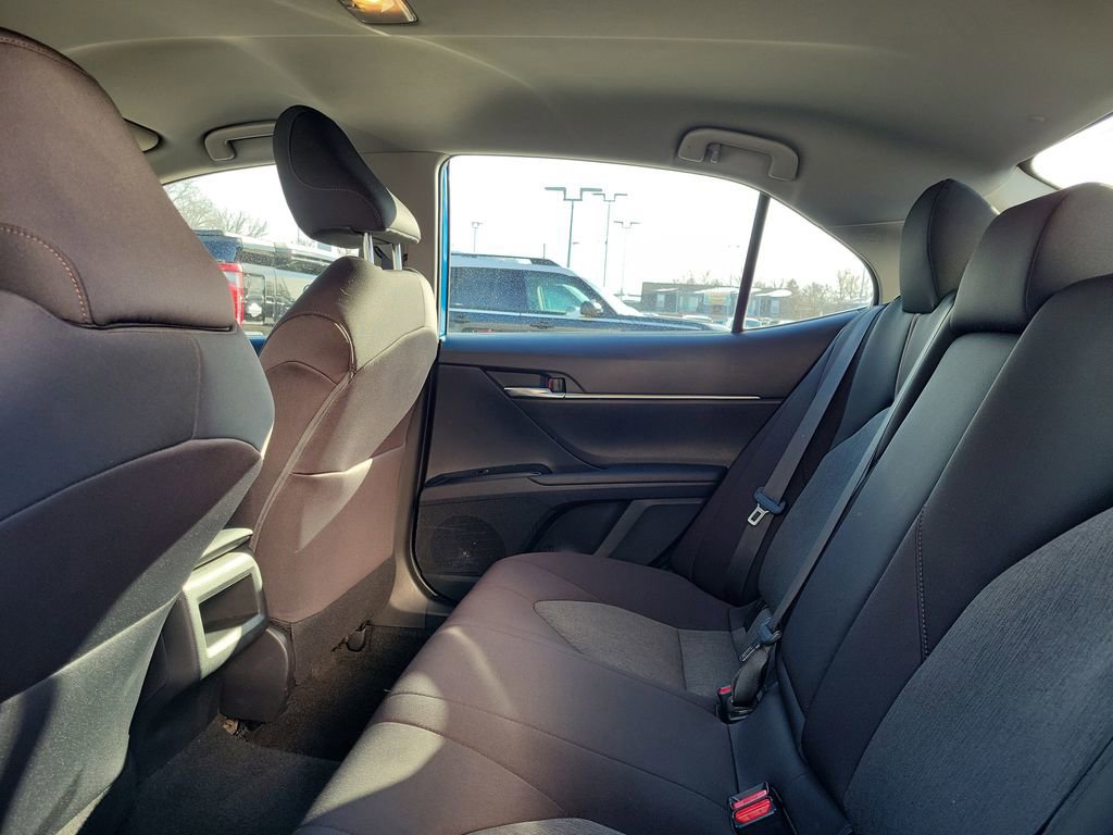 Used 2020 Toyota Camry LE image 13