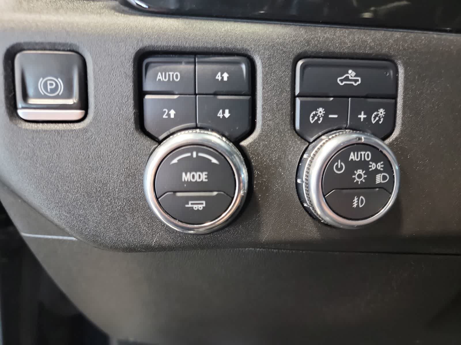 Used 2023 GMC Sierra 1500 Elevation w/ LPO, Elevation Black Package AWD/4WD image 18