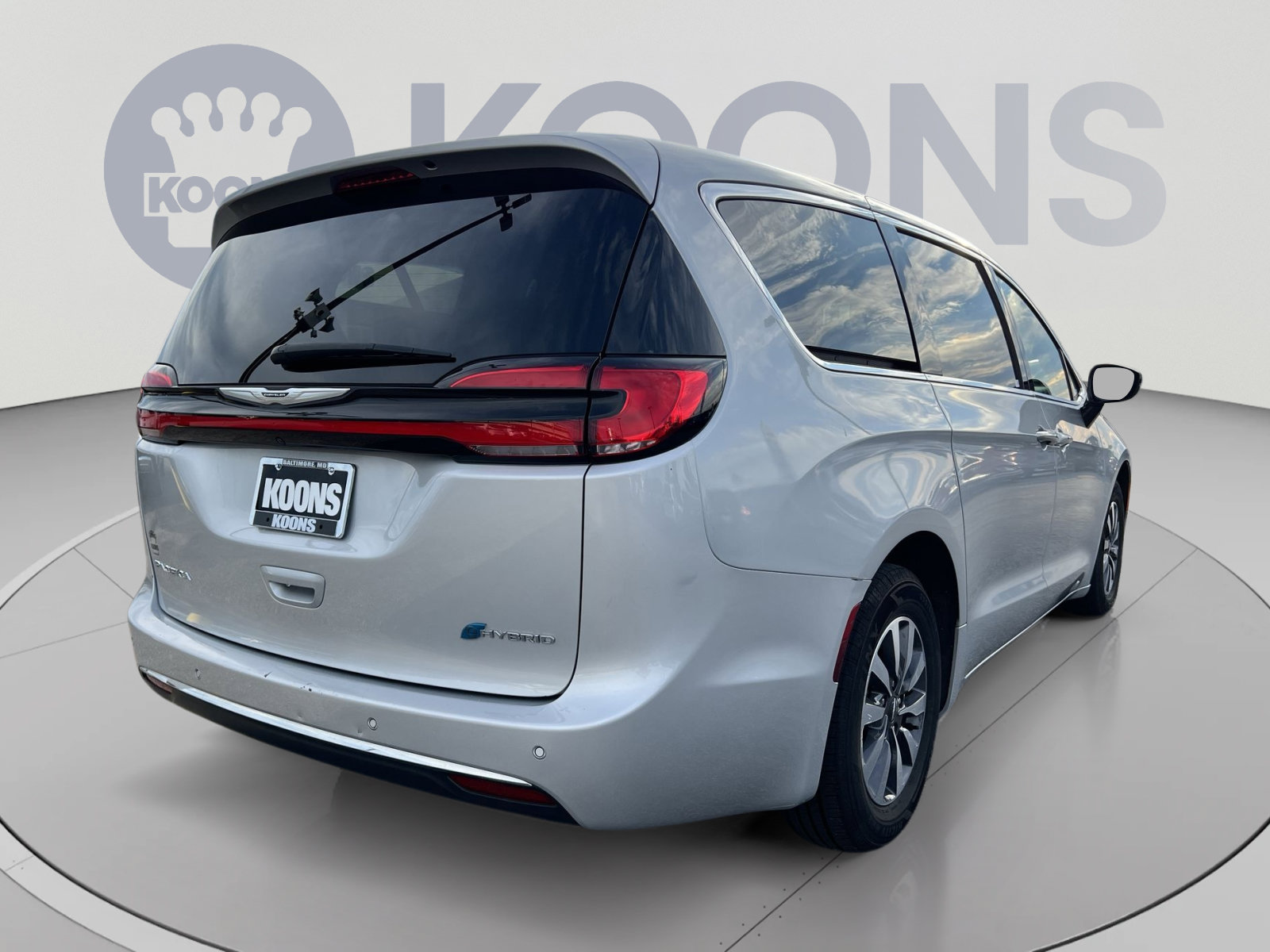Used 2024 Chrysler Pacifica Limited FWD image 7