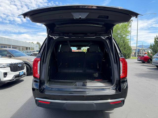 Used 2023 GMC Yukon XL SLT AWD/4WD image 9