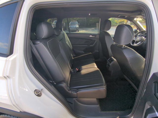 Used 2023 Volkswagen Tiguan SE R-Line FWD image 26