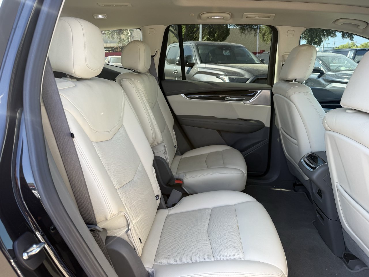 Used 2024 Cadillac XT6 Premium Luxury FWD image 30