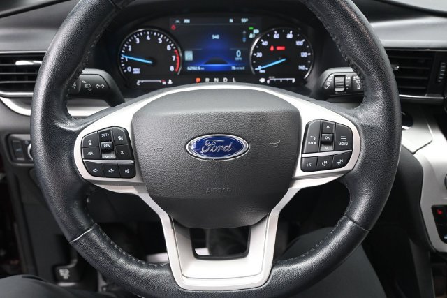 Certified 2022 Ford Explorer XLT w/ Equipment Group 202A AWD/4WD image 11