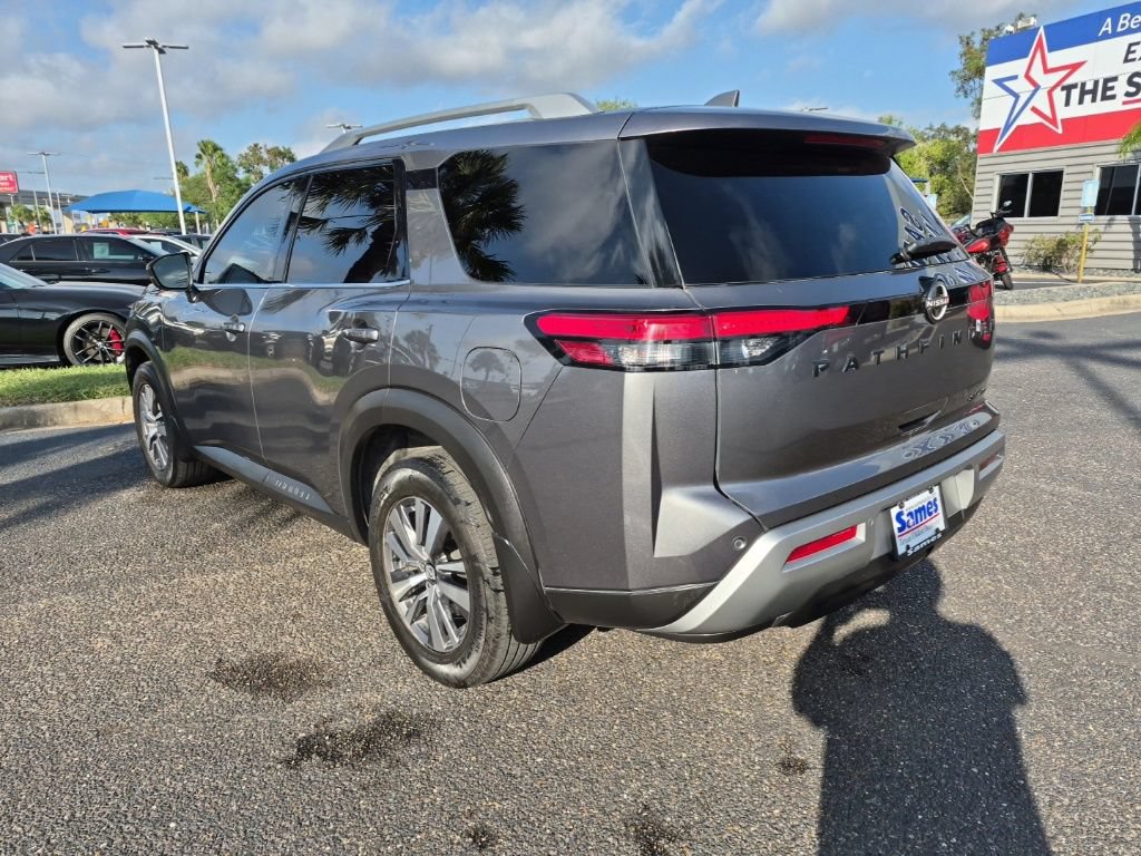 Used 2022 Nissan Pathfinder SL w/ Lighting Package (N92) AWD/4WD image 3