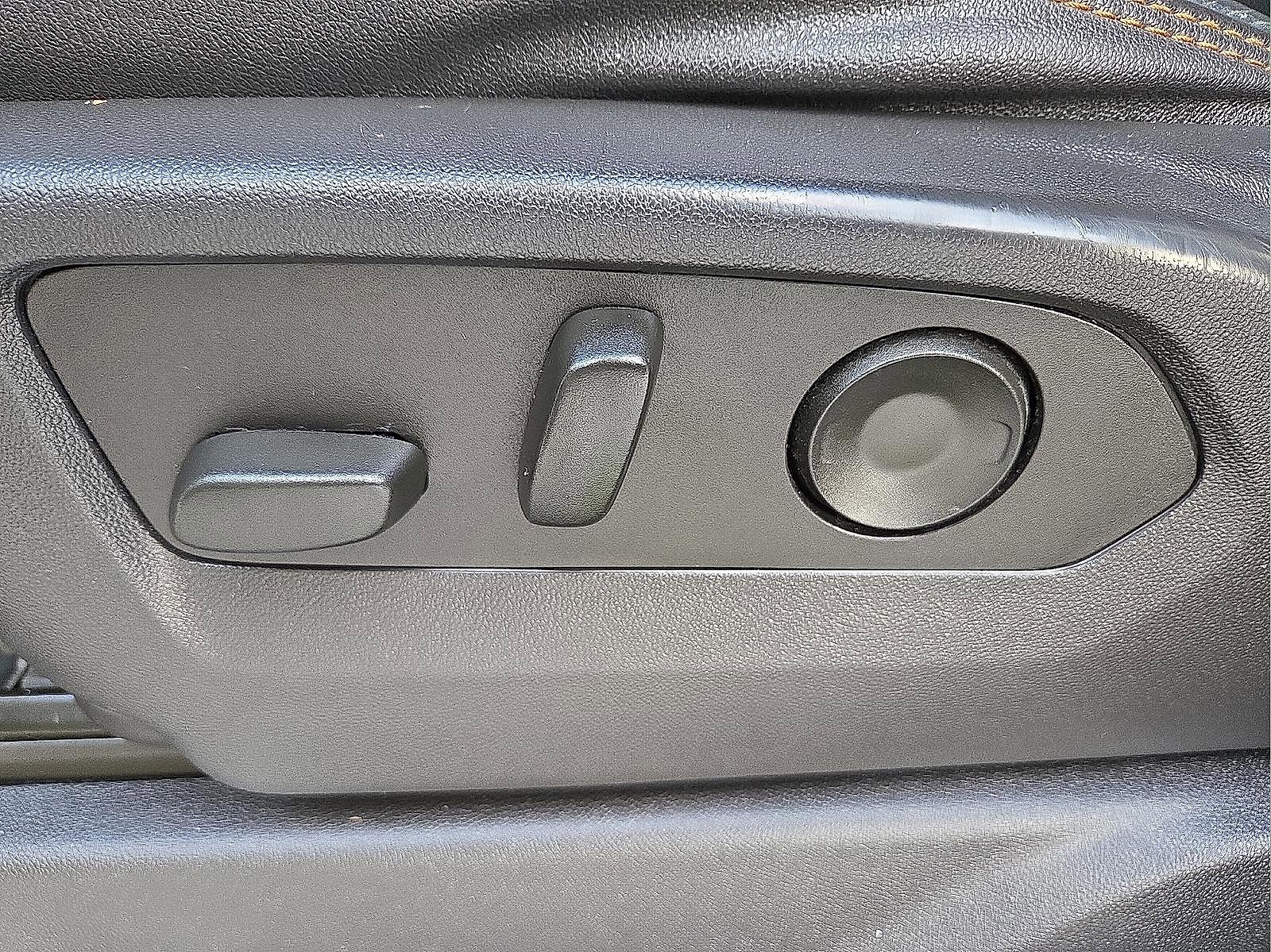 Used 2024 GMC Sierra 2500 AT4 image 15