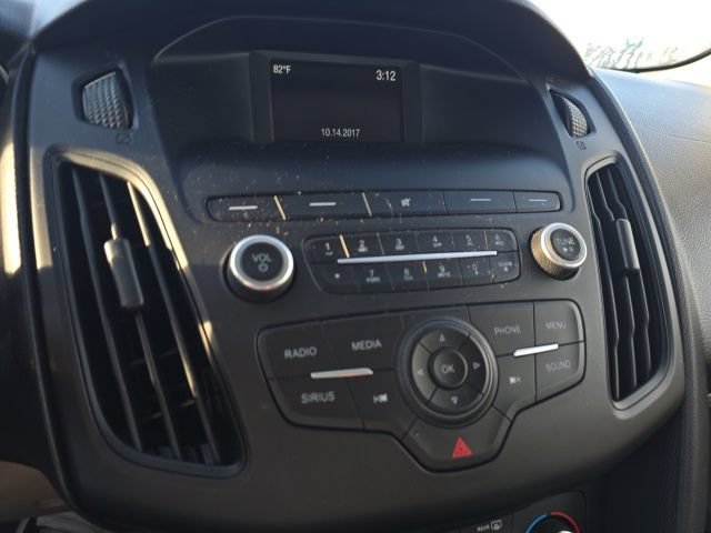 Certified 2018 Ford Focus SE FWD image 12