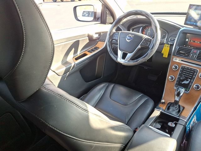 Used 2017 Volvo XC60 T6 Inscription w/ Climate Package image 13