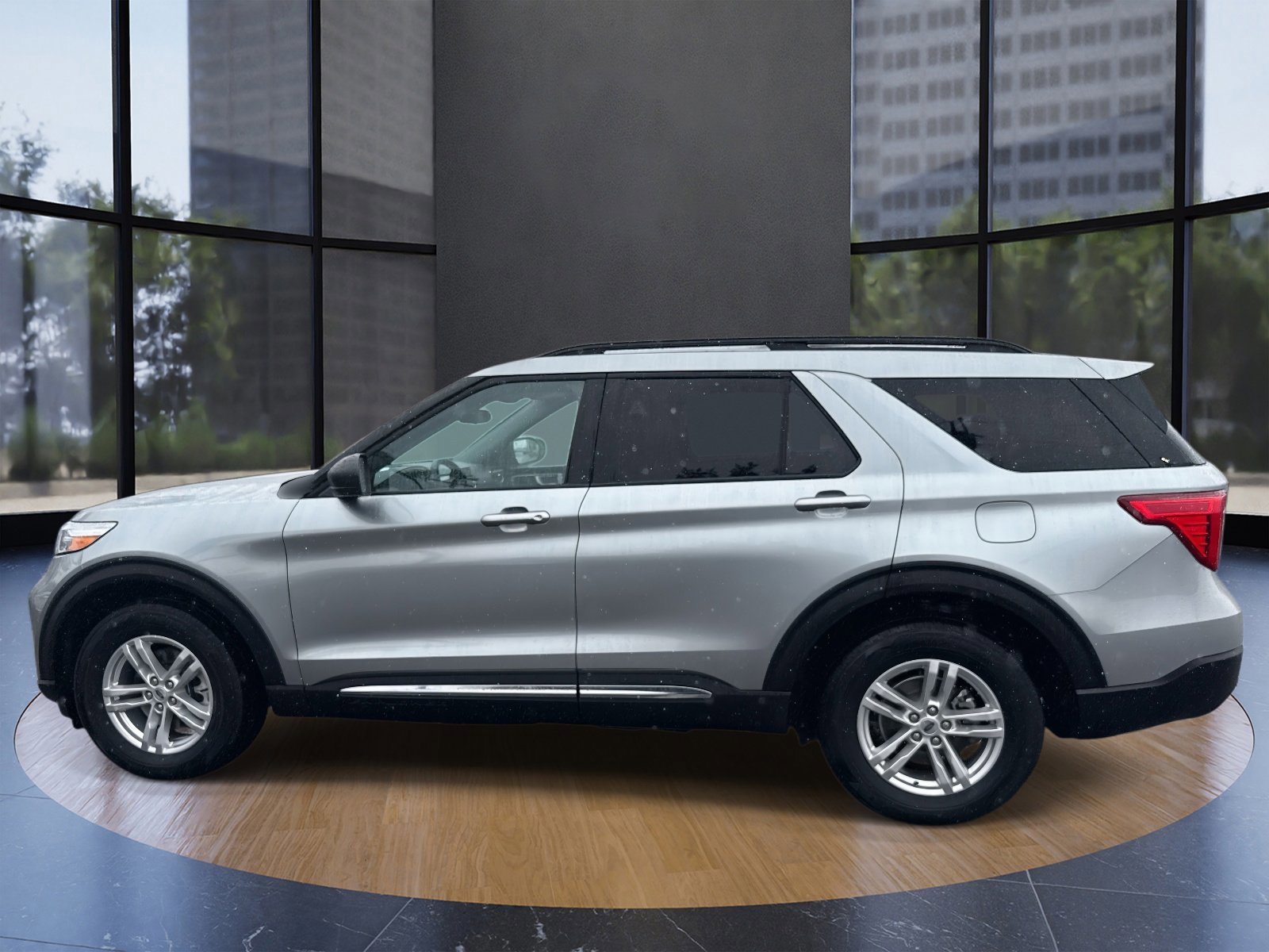 Certified 2023 Ford Explorer XLT w/ Equipment Group 202A image 5