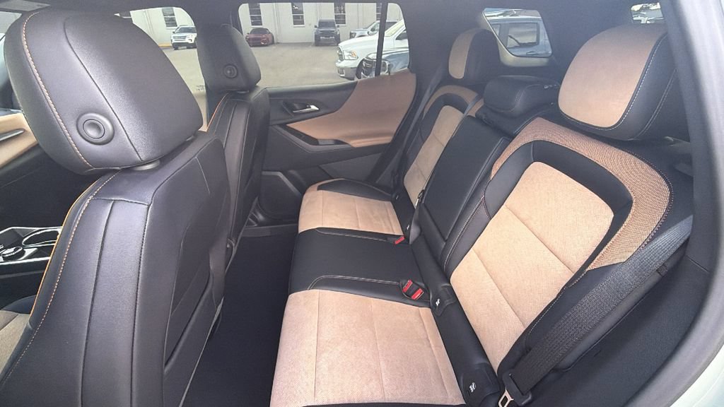 Used 2026 Chevrolet Equinox ACTIV FWD image 24