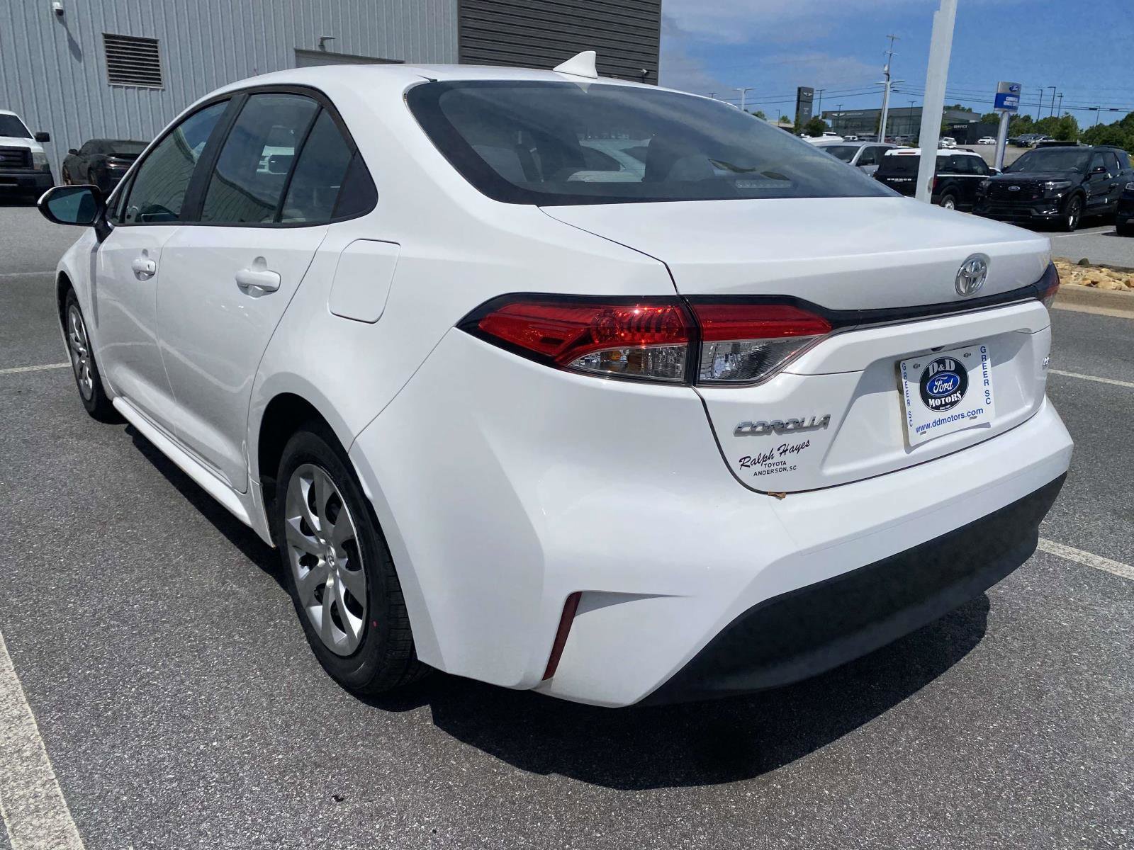 Used 2024 Toyota Corolla LE FWD image 5