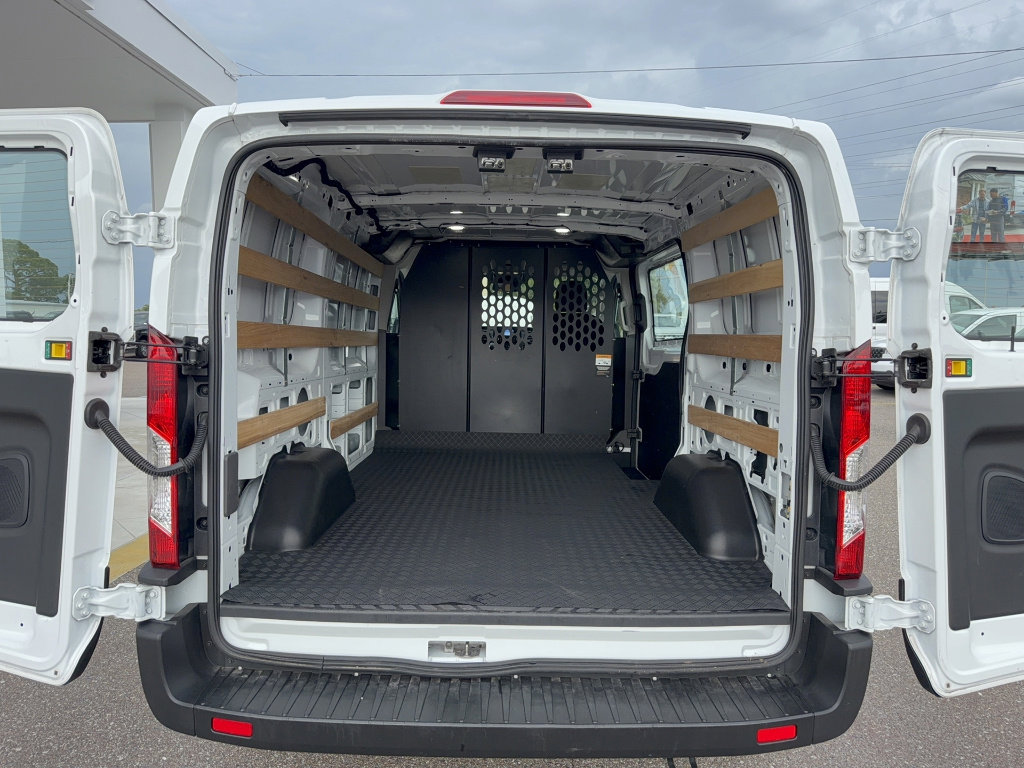 Certified 2025 Ford Transit 250 Low Roof w/ Exterior Upgrade Package RWD image 9