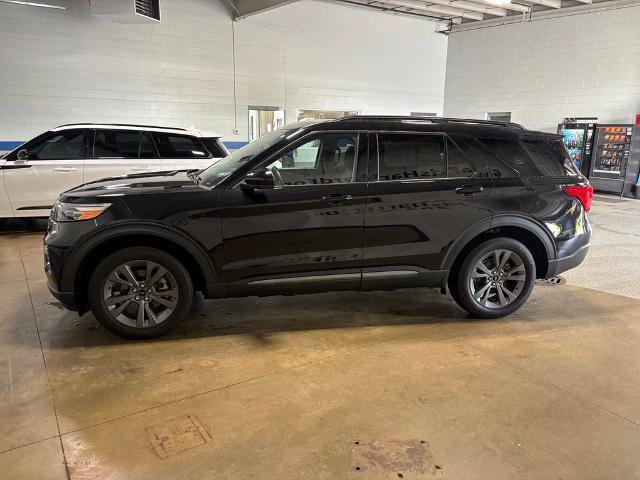 Certified 2023 Ford Explorer XLT w/ Equipment Group 202A AWD/4WD image 5