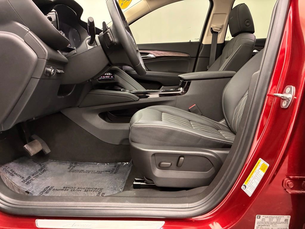 Used 2023 Buick Envision Avenir image 19