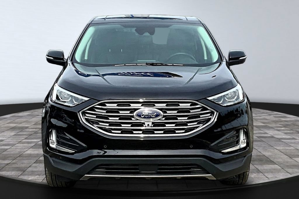 Certified 2024 Ford Edge Titanium w/ Equipment Group 301A AWD/4WD image 2