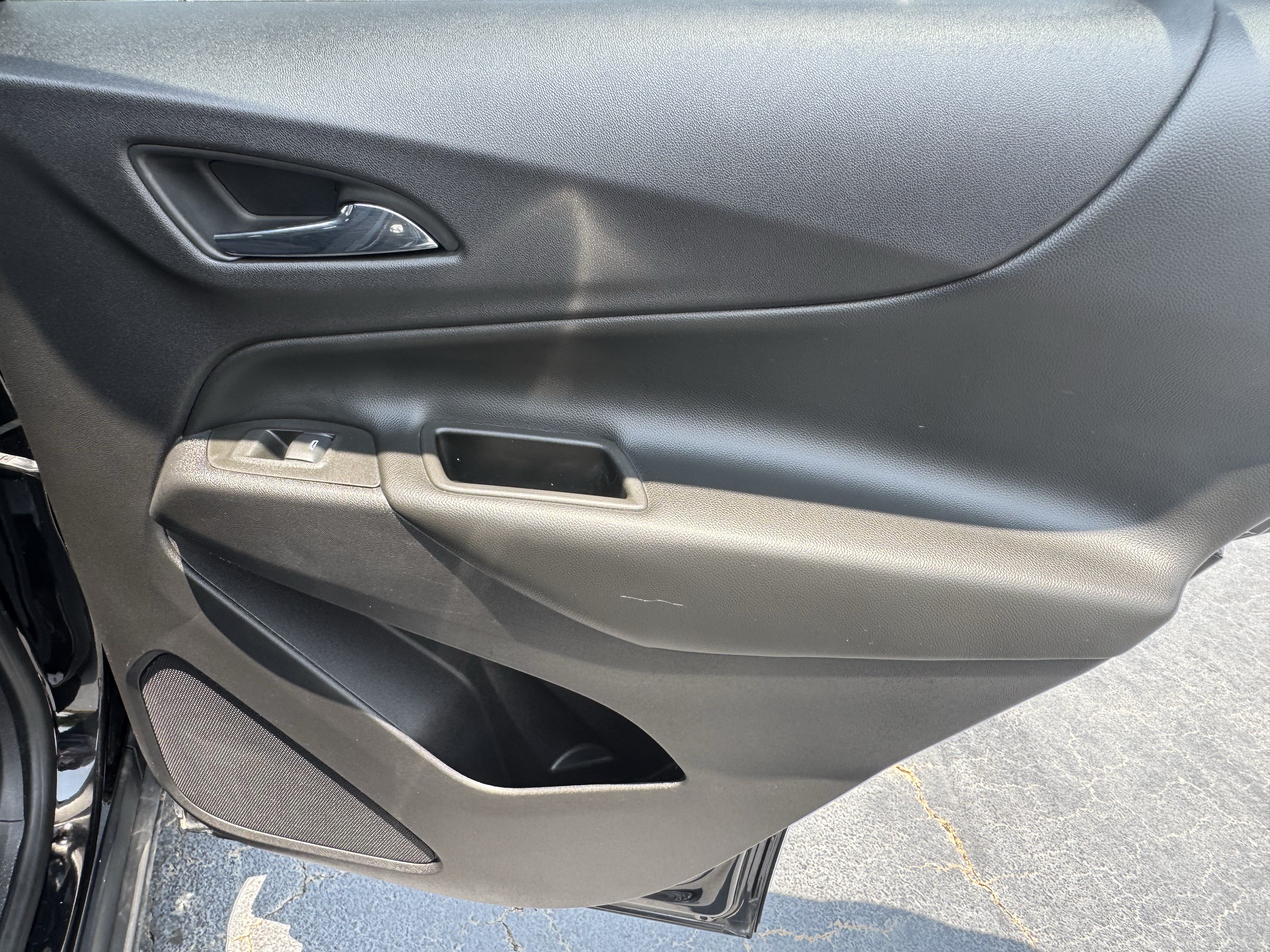 Used 2020 Chevrolet Equinox LT FWD image 18
