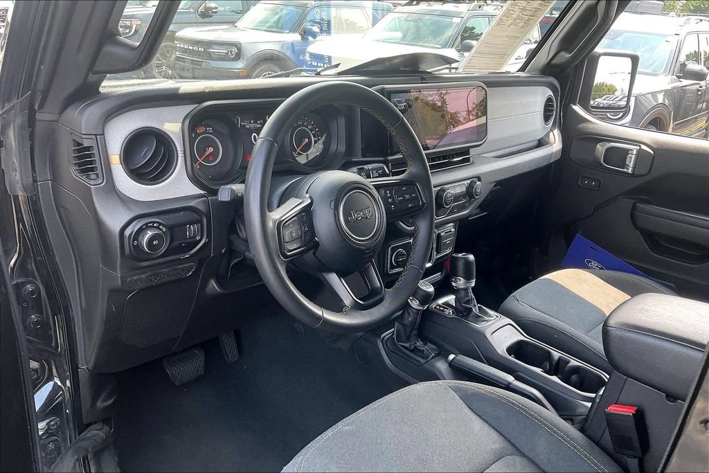 Used 2024 Jeep Wrangler Unlimited Sport AWD/4WD image 13