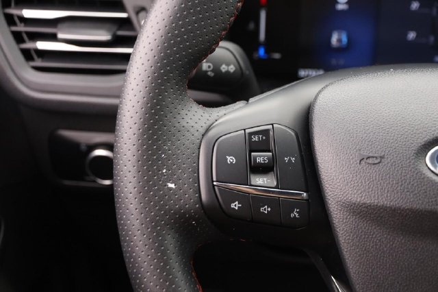 Certified 2025 Ford Escape ST-Line AWD/4WD image 9