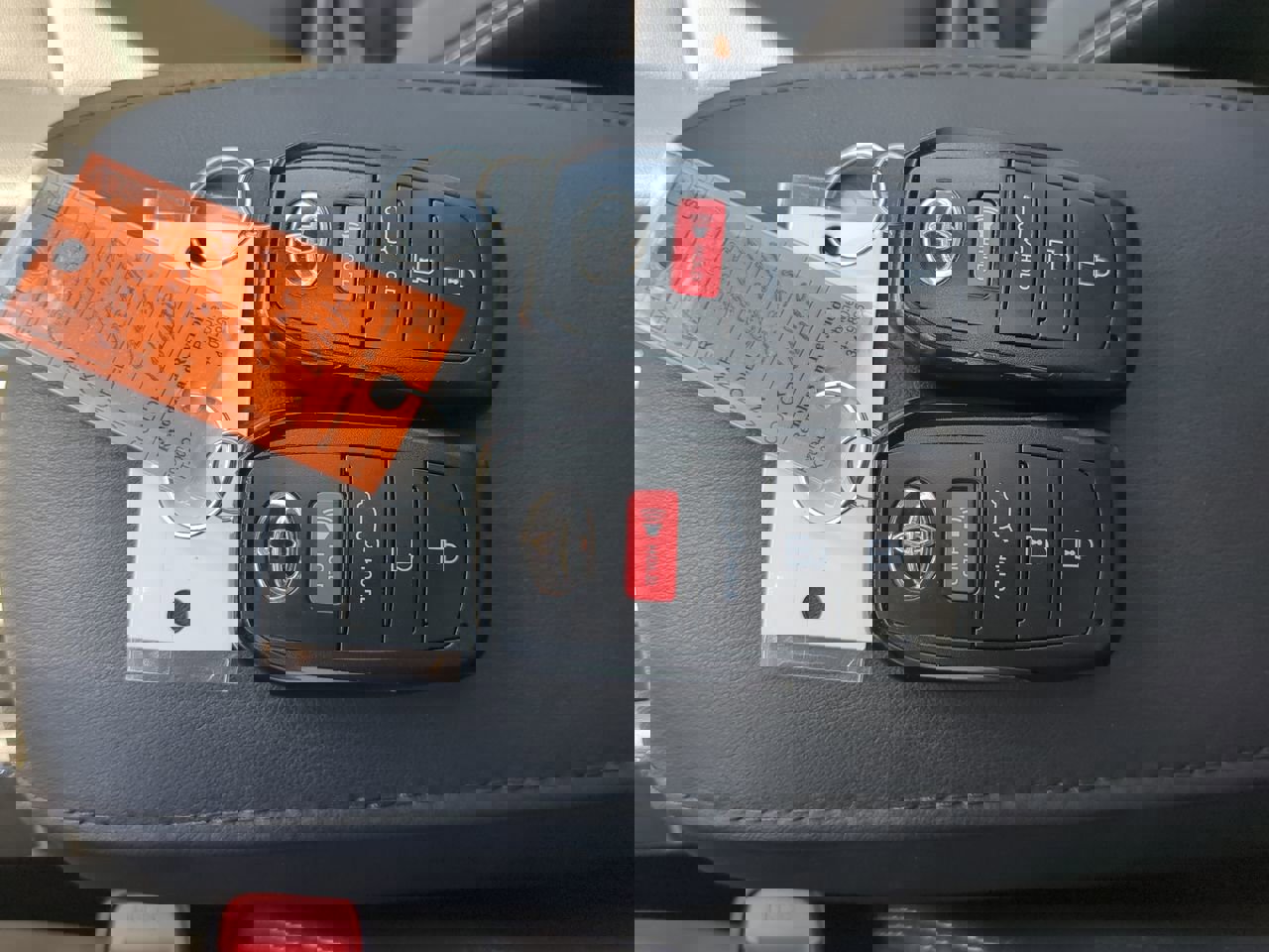 Used 2023 Toyota Corolla Cross XLE w/ Convenience Package image 28