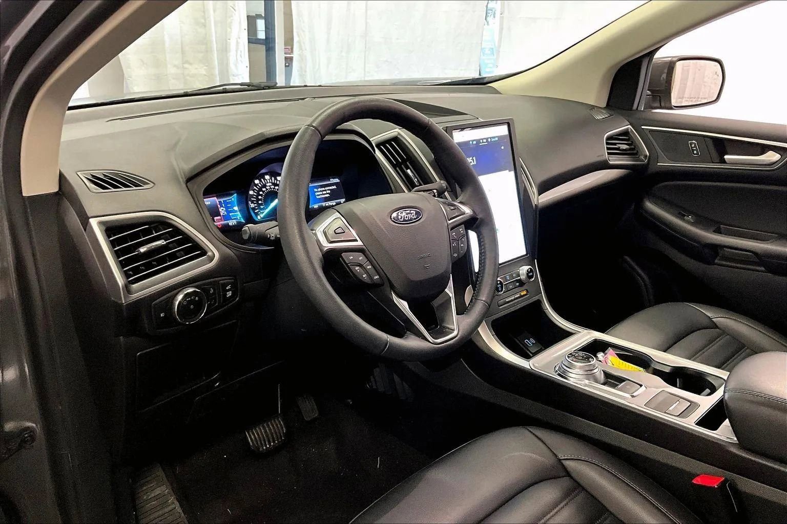 Certified 2024 Ford Edge SEL w/ Convenience Package image 12