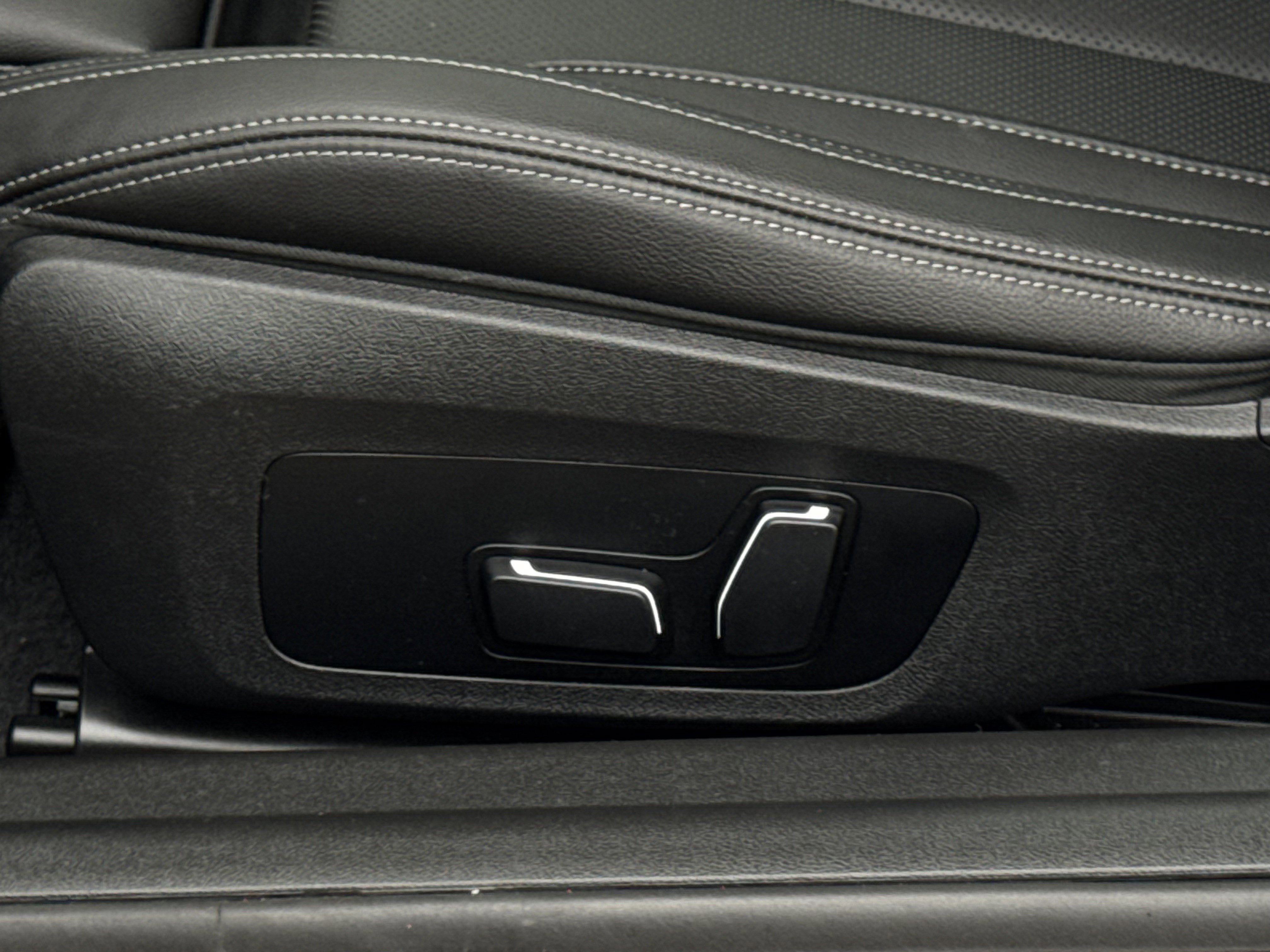 Used 2024 BMW 230i xDrive 230i xDrive w/ Premium Package image 11