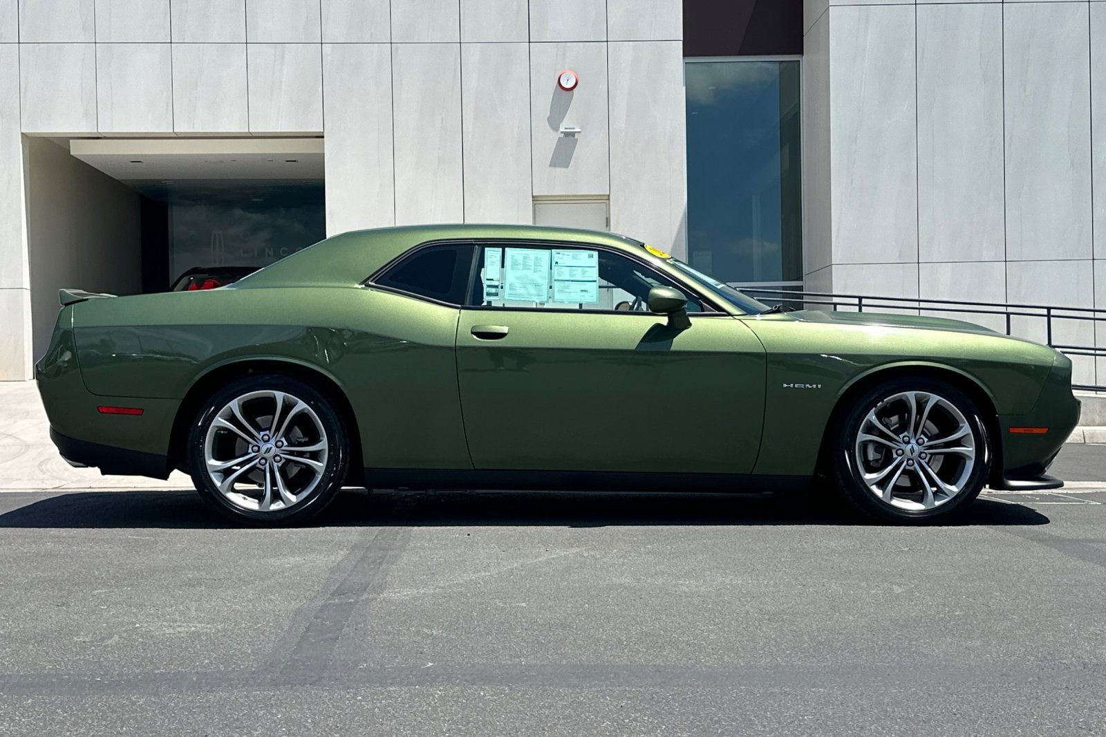 Used 2022 Dodge Challenger R/T RWD image 2