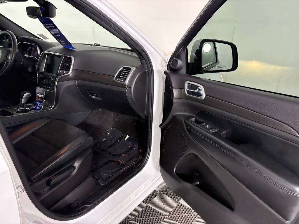 Used 2018 Jeep Grand Cherokee Altitude AWD/4WD image 35
