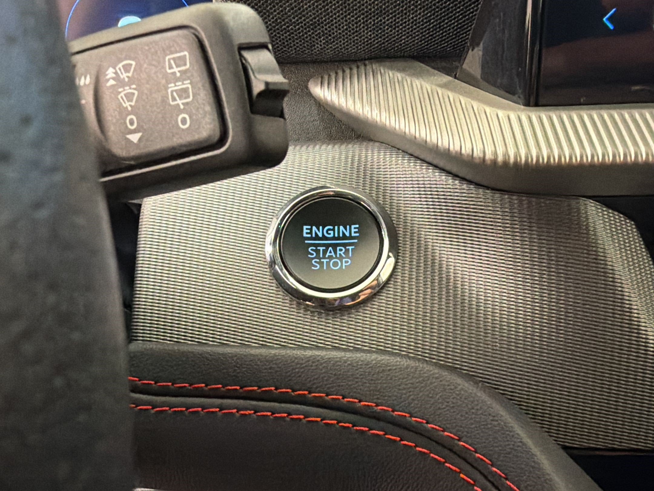 Certified 2025 Ford Explorer ST-Line w/ ST-Line Street Pack AWD/4WD image 18