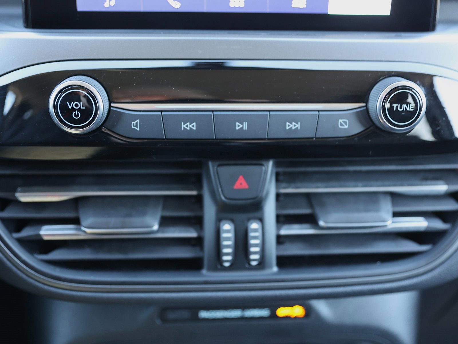 Certified 2025 Ford Escape Active image 25