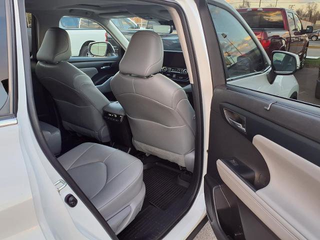 Used 2023 Toyota Highlander XLE image 29