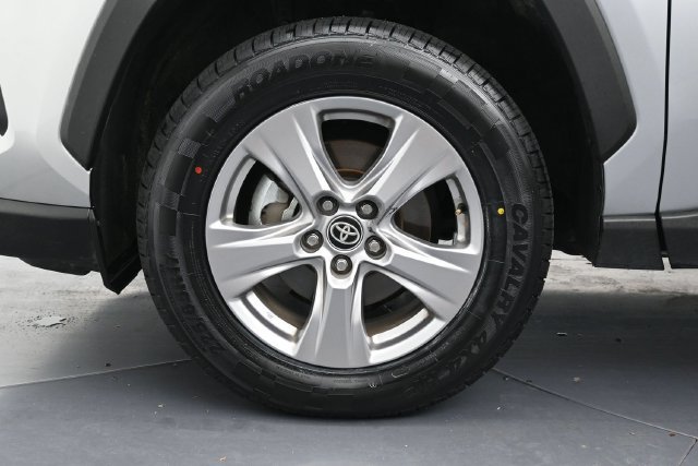 Used 2025 Toyota RAV4 XLE w/ Weather Package AWD/4WD image 9