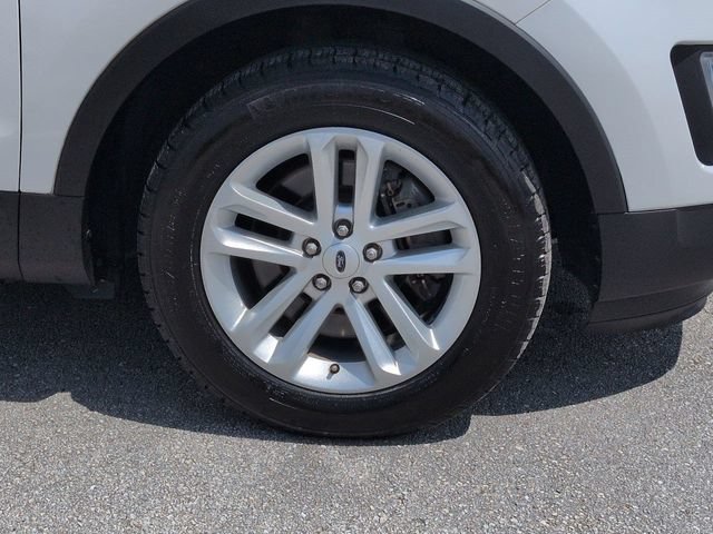 Certified 2017 Ford Explorer XLT w/ Equipment Group 202A FWD image 11