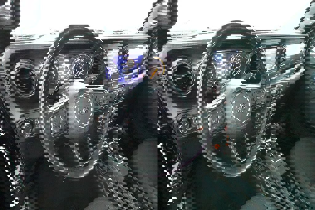 Used 2022 Jeep Gladiator Sport image 25