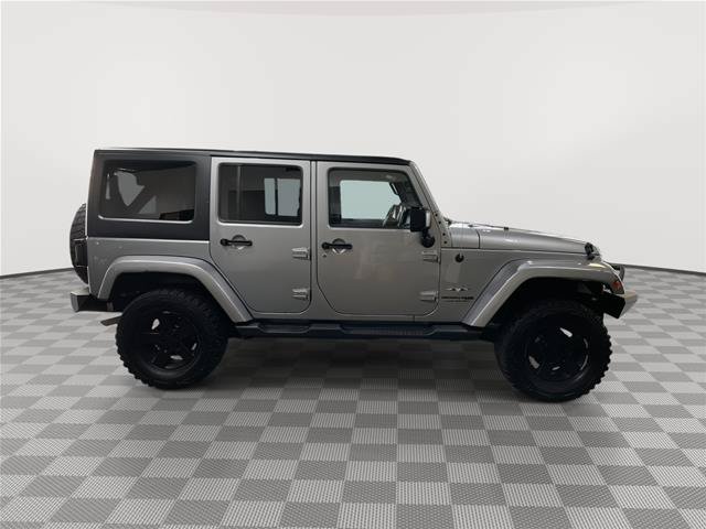 Used 2018 Jeep Wrangler Unlimited Sahara AWD/4WD image 6