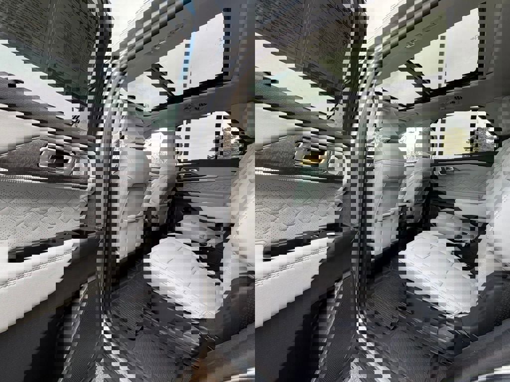 Certified 2025 Ford Explorer Platinum w/ Ultimate Package image 33