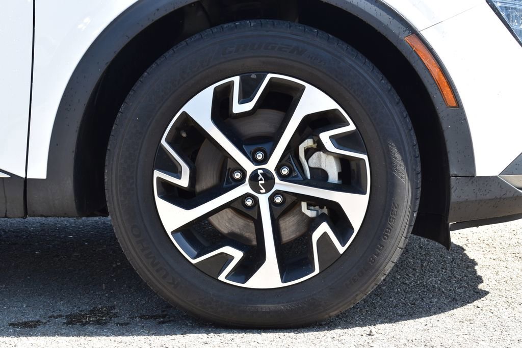 Used 2024 Kia Sportage EX image 7