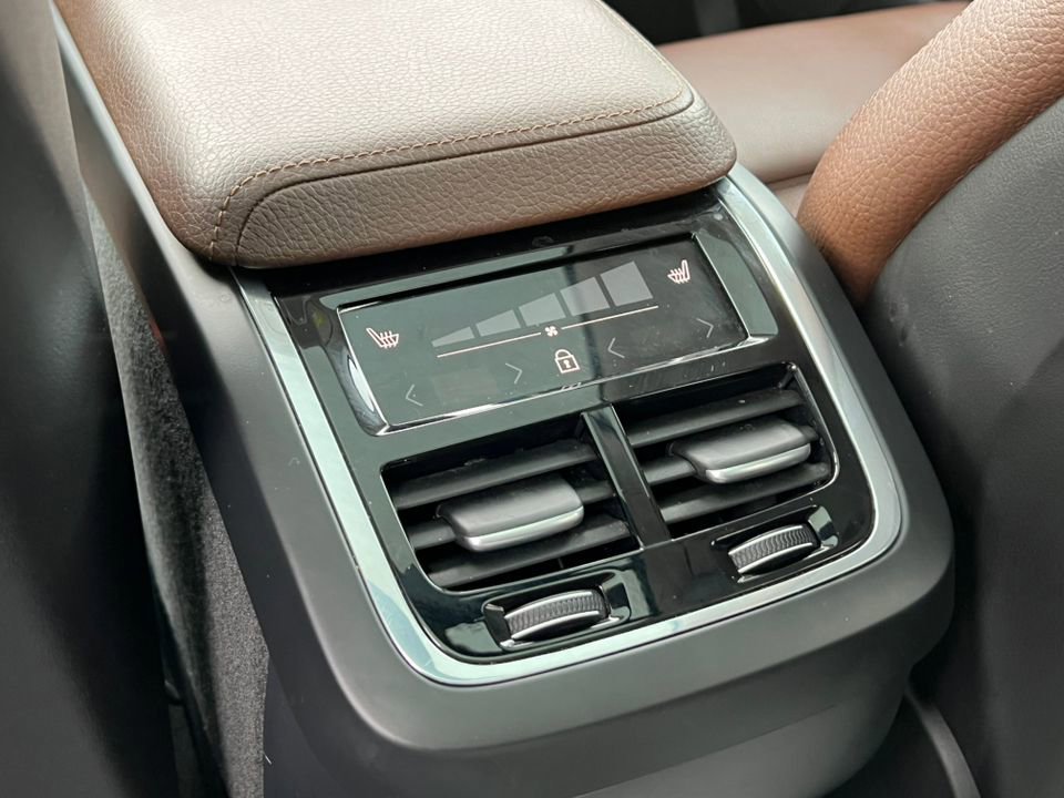 Used 2020 Volvo XC60 T6 Inscription w/ Protection Package Premier image 36