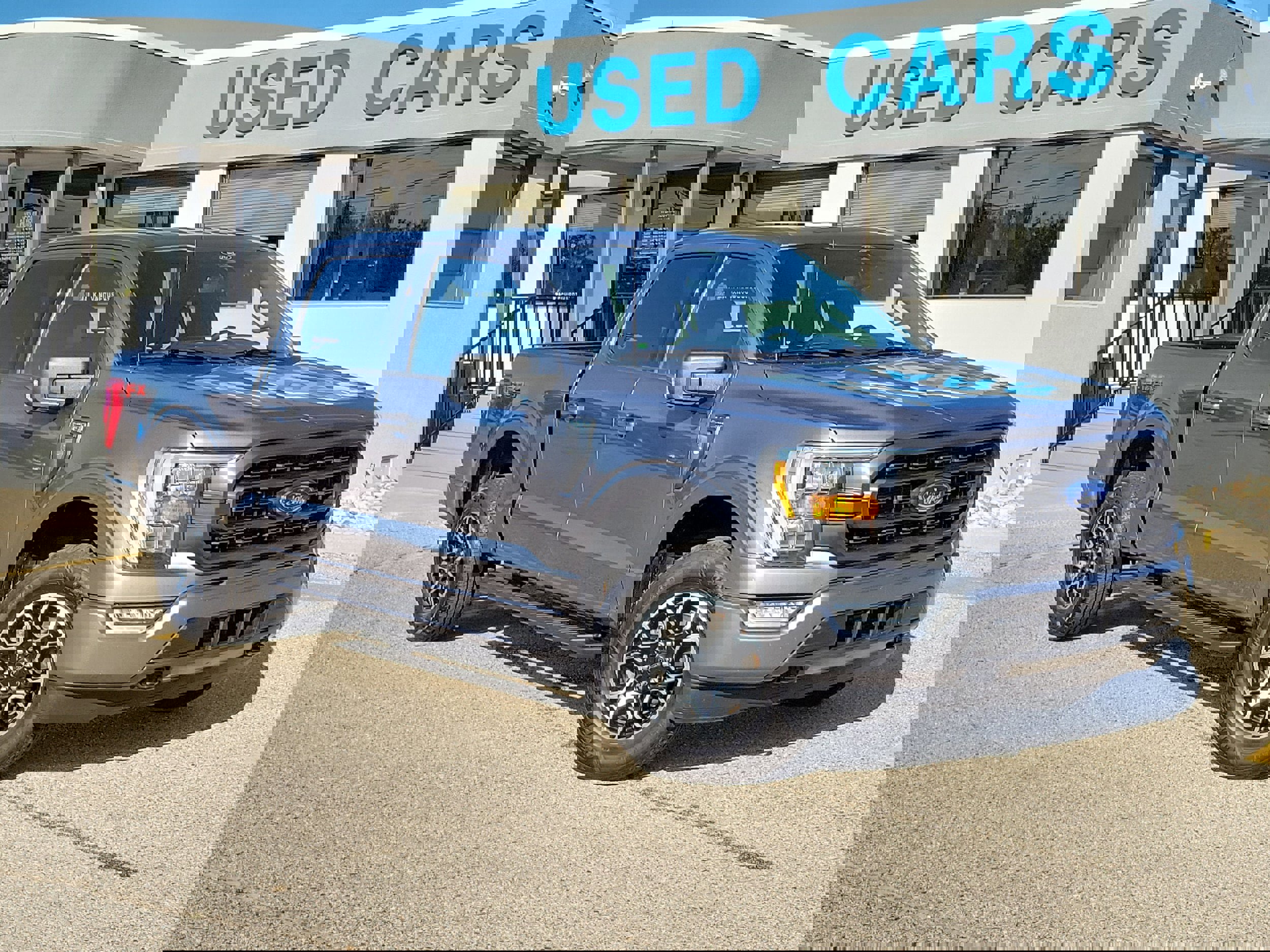 Certified 2022 Ford F150 XLT w/ Equipment Group 302A High image 5