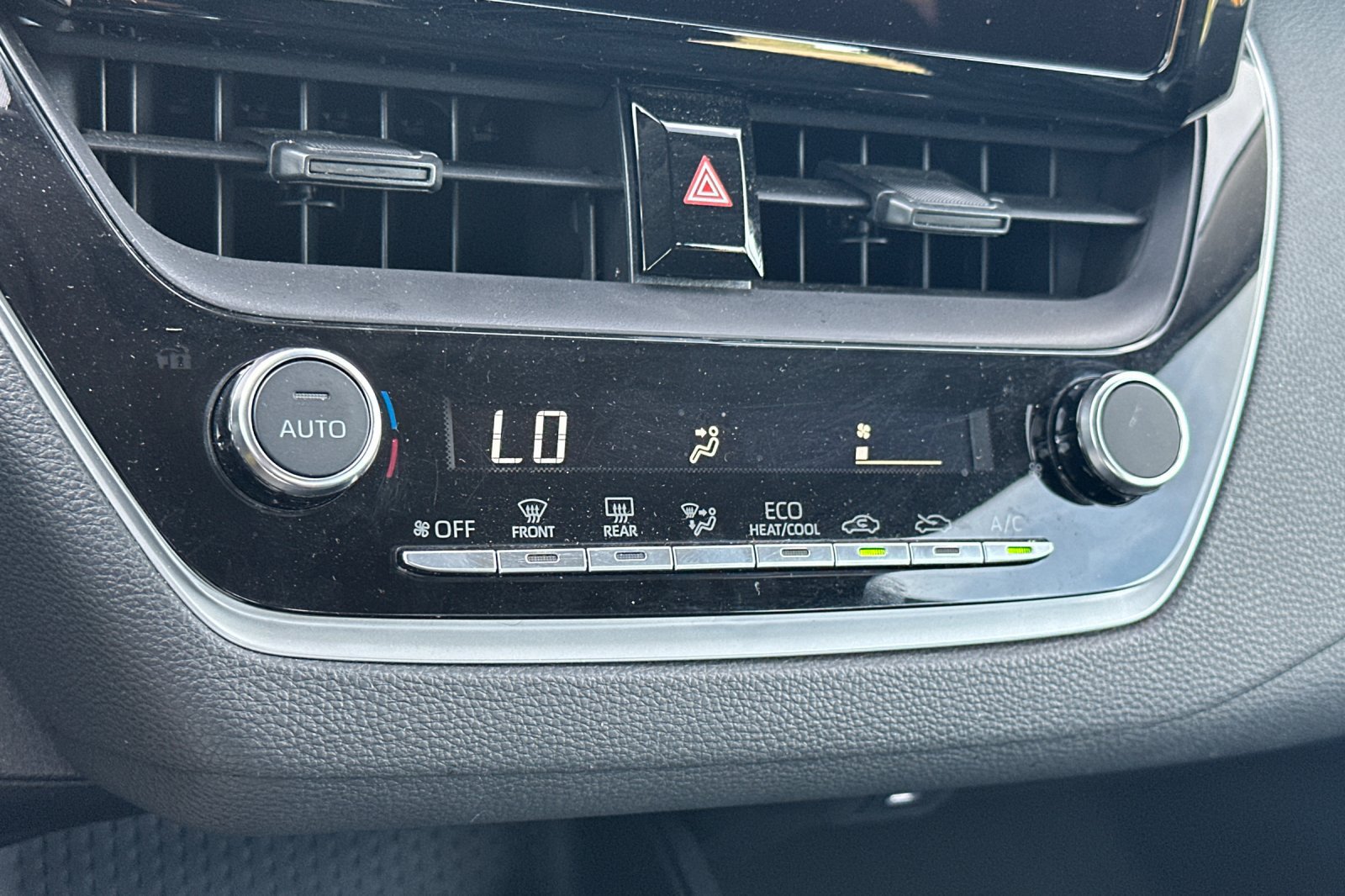 Used 2024 Toyota Corolla LE FWD image 18