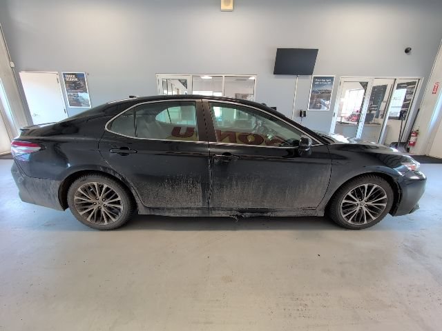 Used 2019 Toyota Camry SE FWD image 6