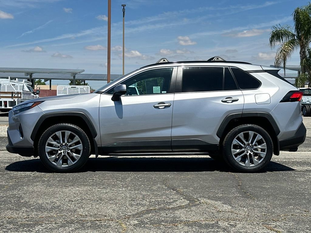 Used 2022 Toyota RAV4 XLE Premium FWD image 2