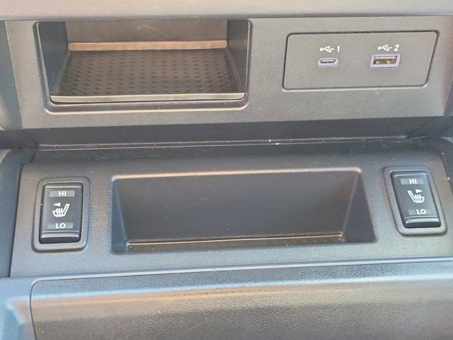 Used 2021 Nissan Titan SV w/ SV Convenience Package image 29