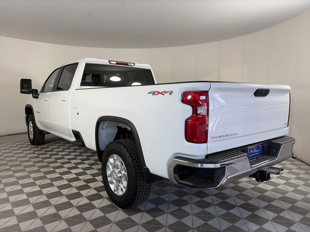 Used 2024 Chevrolet Silverado 3500 LT AWD/4WD image 5