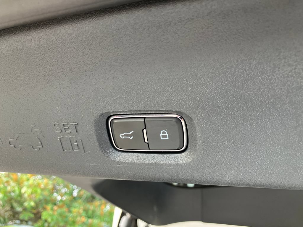 Certified 2025 Ford Expedition Active AWD/4WD image 15