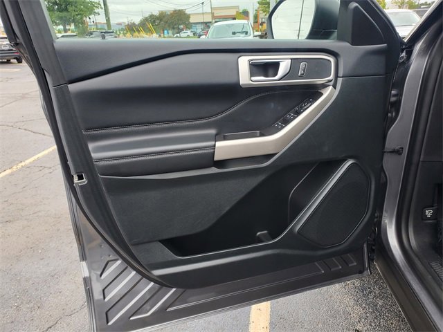 Certified 2023 Ford Explorer XLT w/ Equipment Group 202A image 10