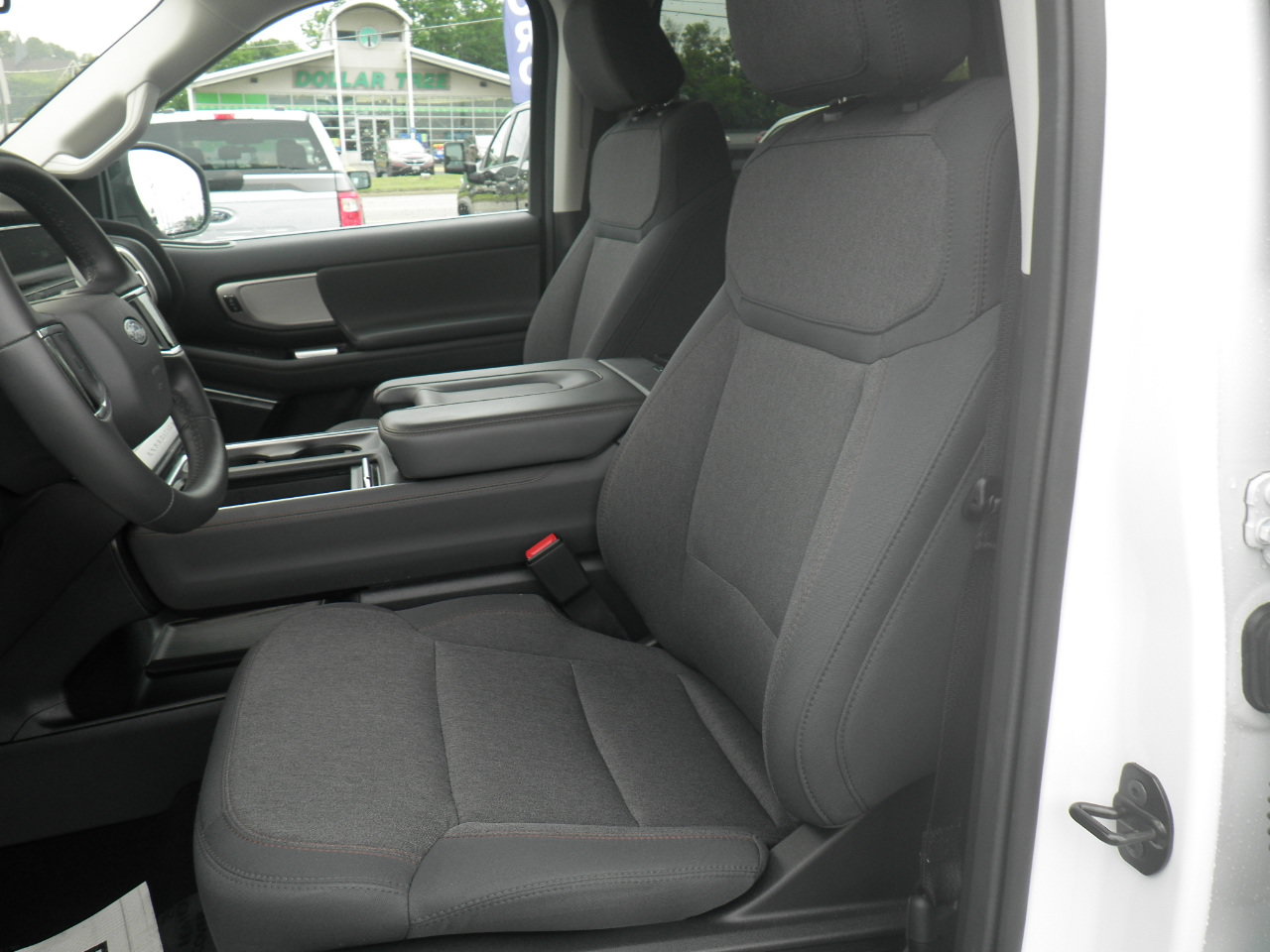 Certified 2025 Ford Expedition Active AWD/4WD image 13