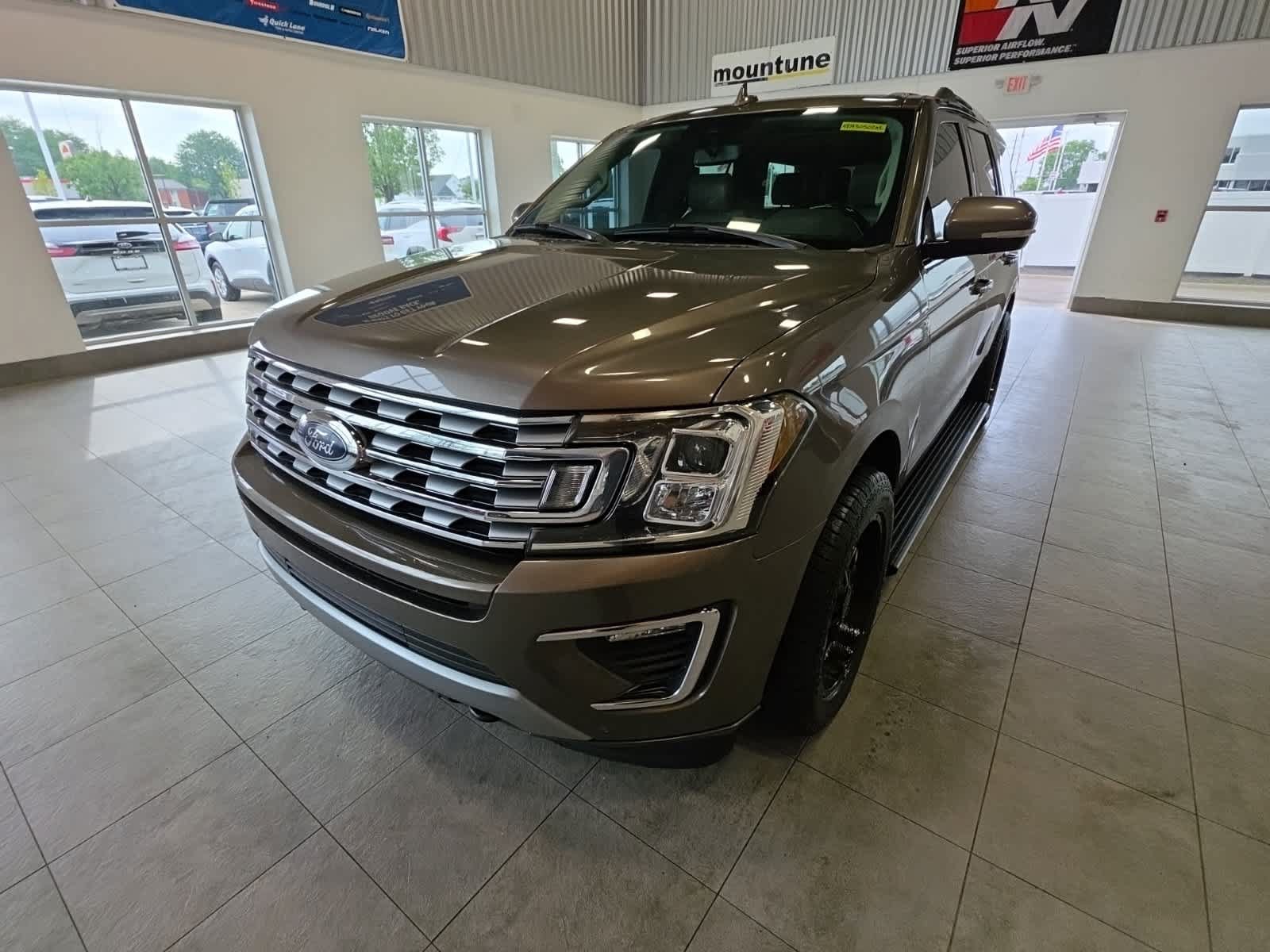 Certified 2019 Ford Expedition Limited w/ Equipment Group 301A AWD/4WD image 2