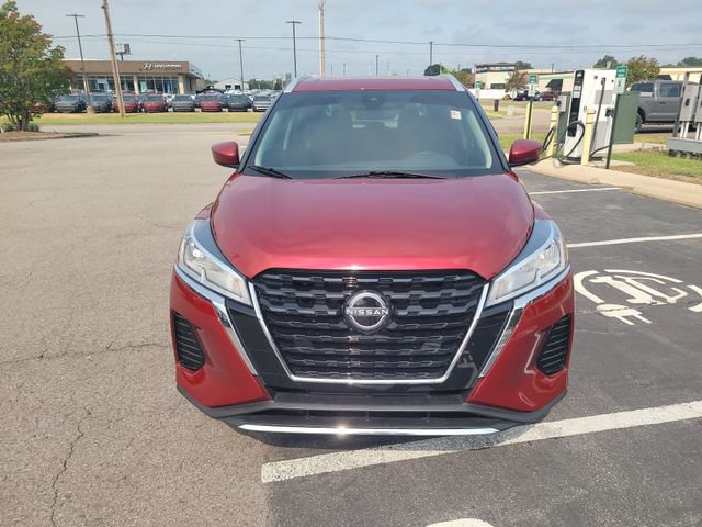 Used 2024 Nissan Kicks SV FWD image 2