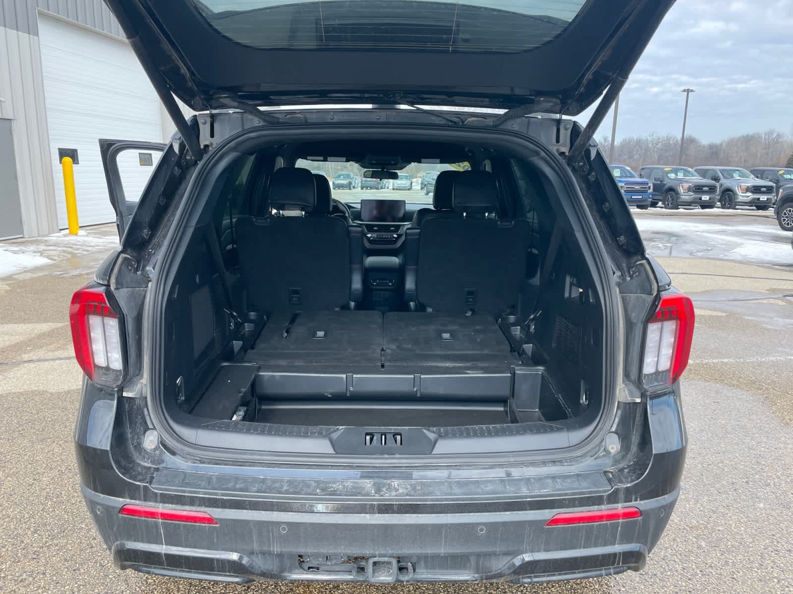 Certified 2025 Ford Explorer ST-Line AWD/4WD image 19